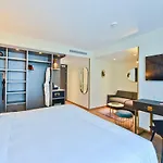 Hotel La Villa Port D\'Antibes & Spa
